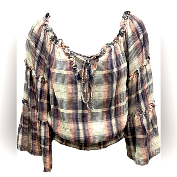 Off-shoulder Top - Picture 2 of 3